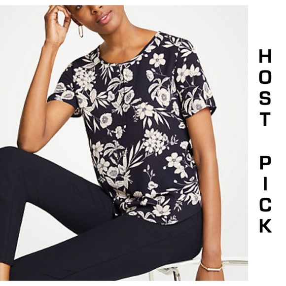 *HP* NWT! Ann Taylor Navy Floral Keyhole Blouse - Picture 1 of 7